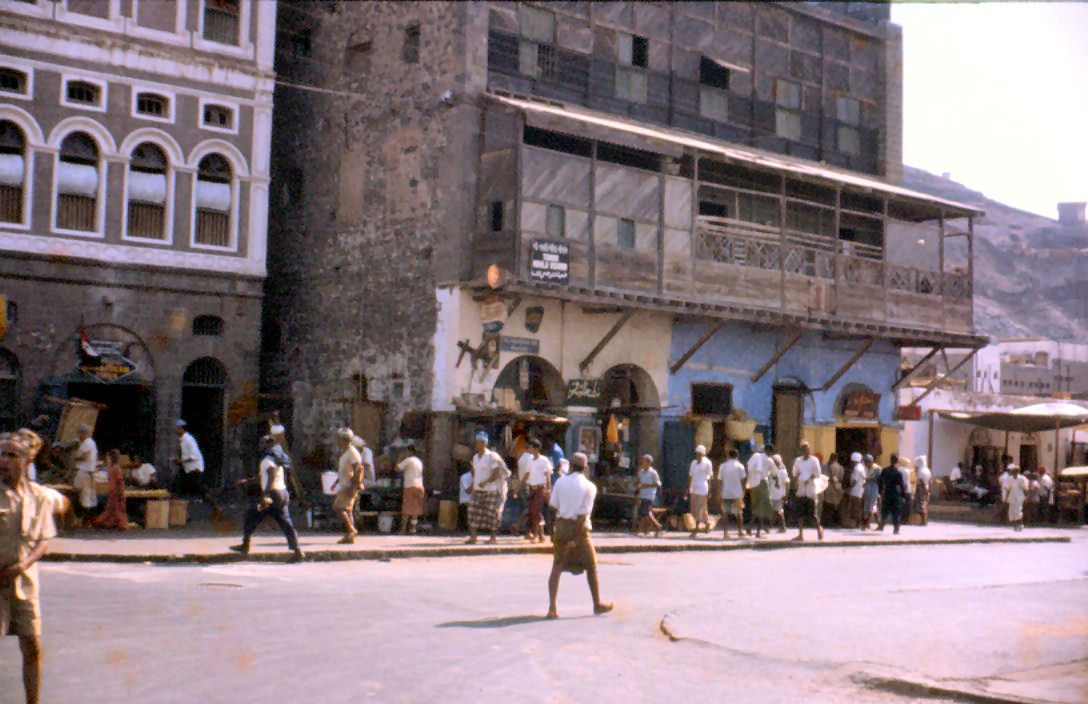 Shopping scene in Aden