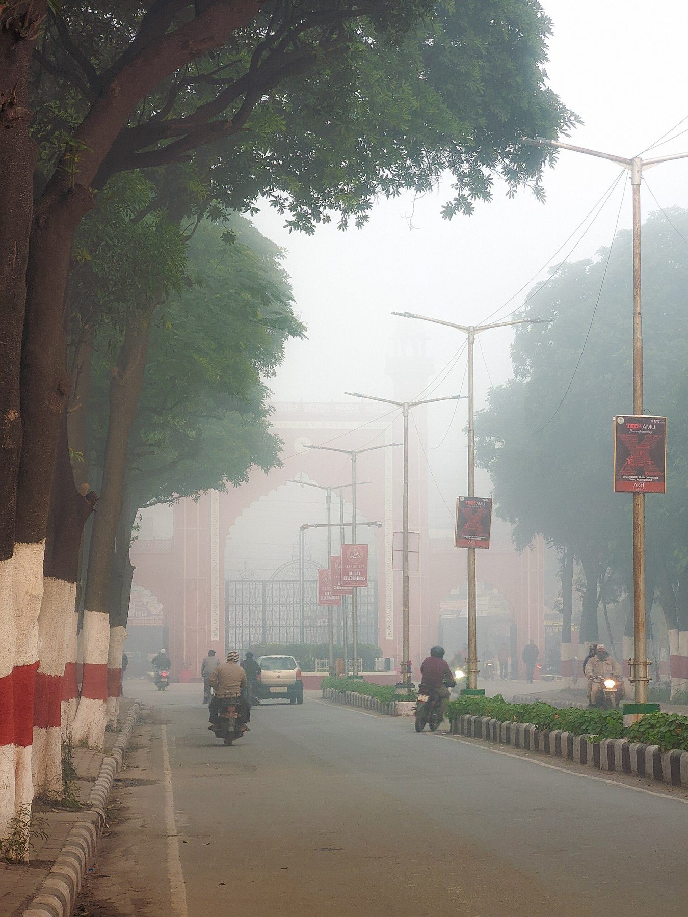 Restaurant scene in Aligarh