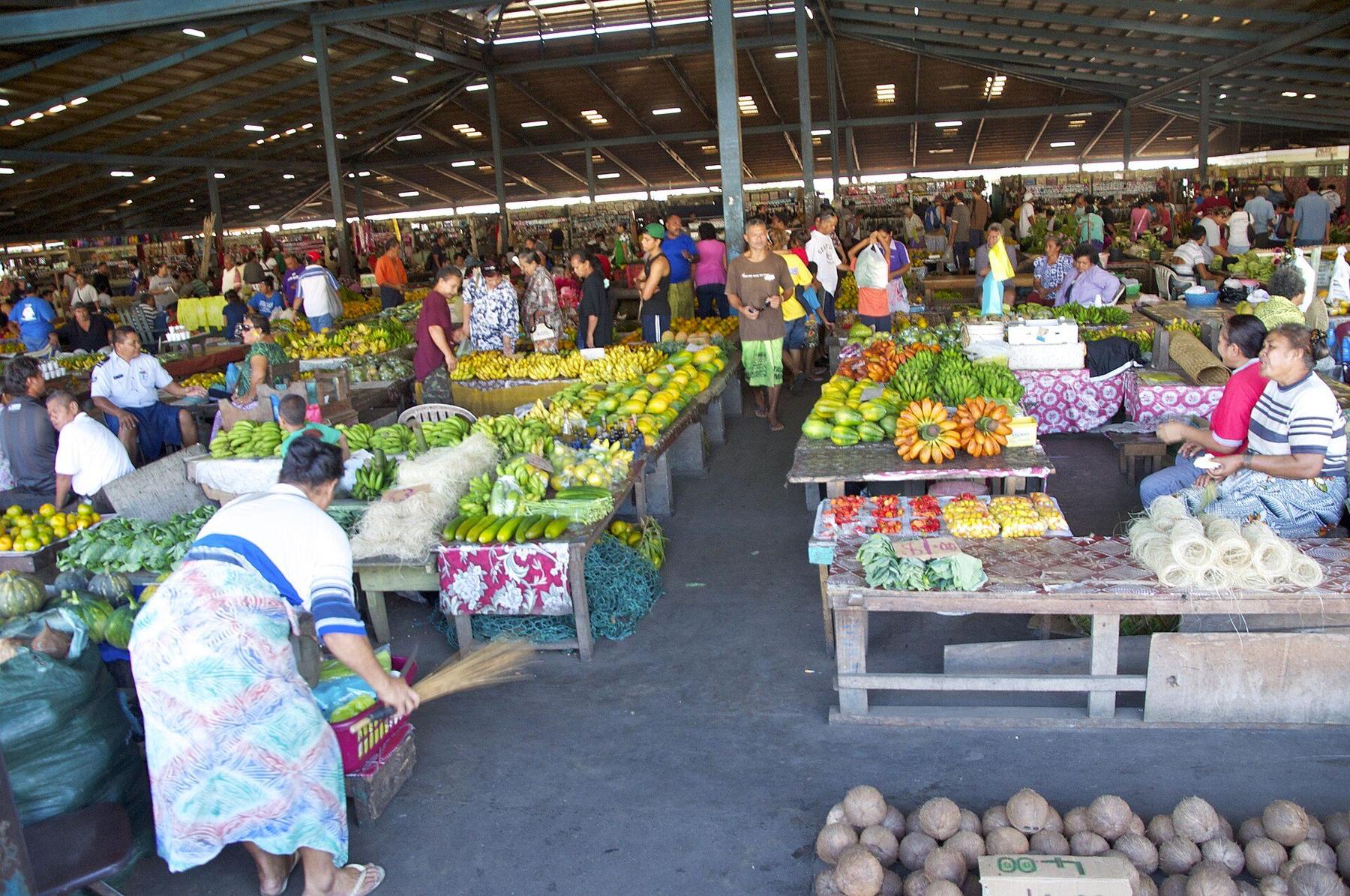 Shopping scene in Apia