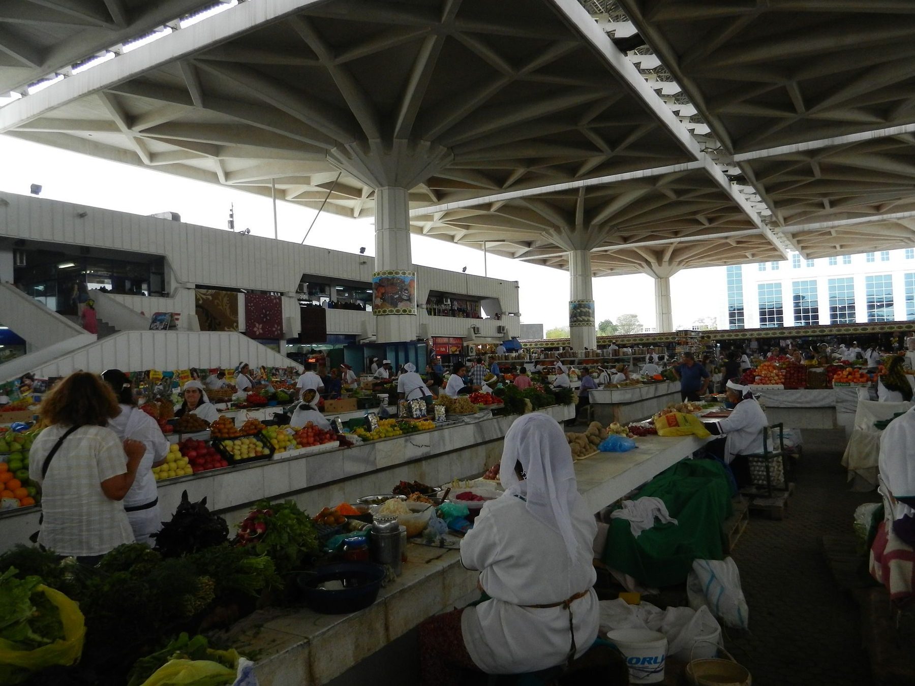 Shopping scene in Ashgabat
