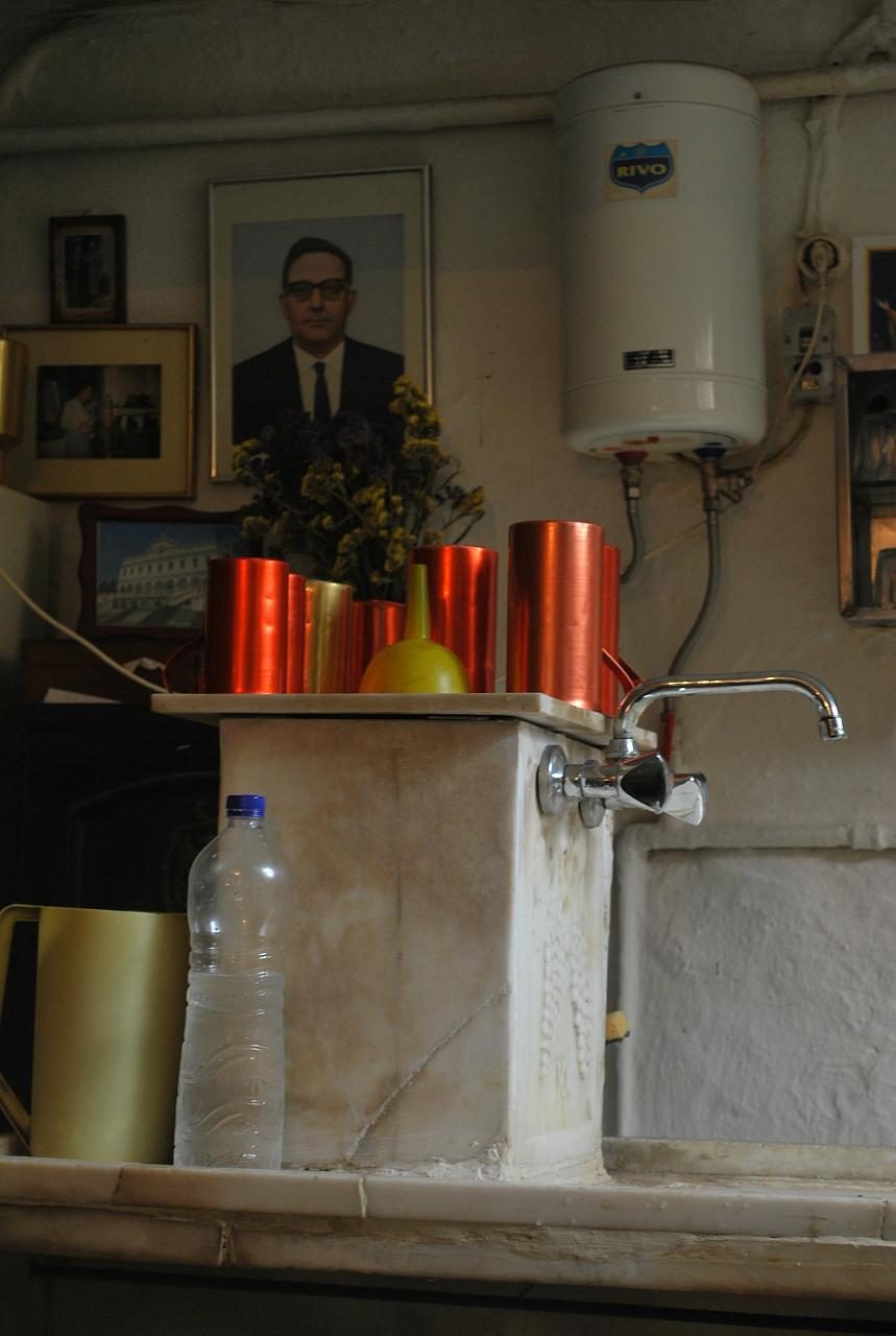 Restaurant or cafe scene in Athens