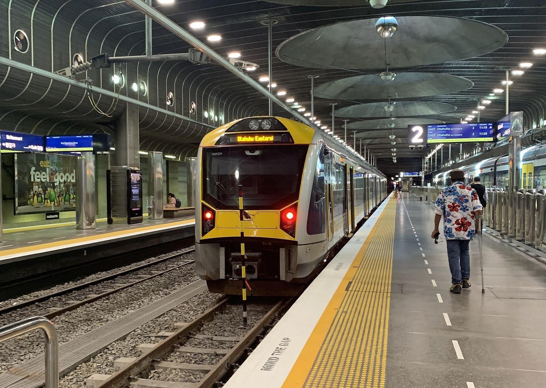 Transit scene in Auckland