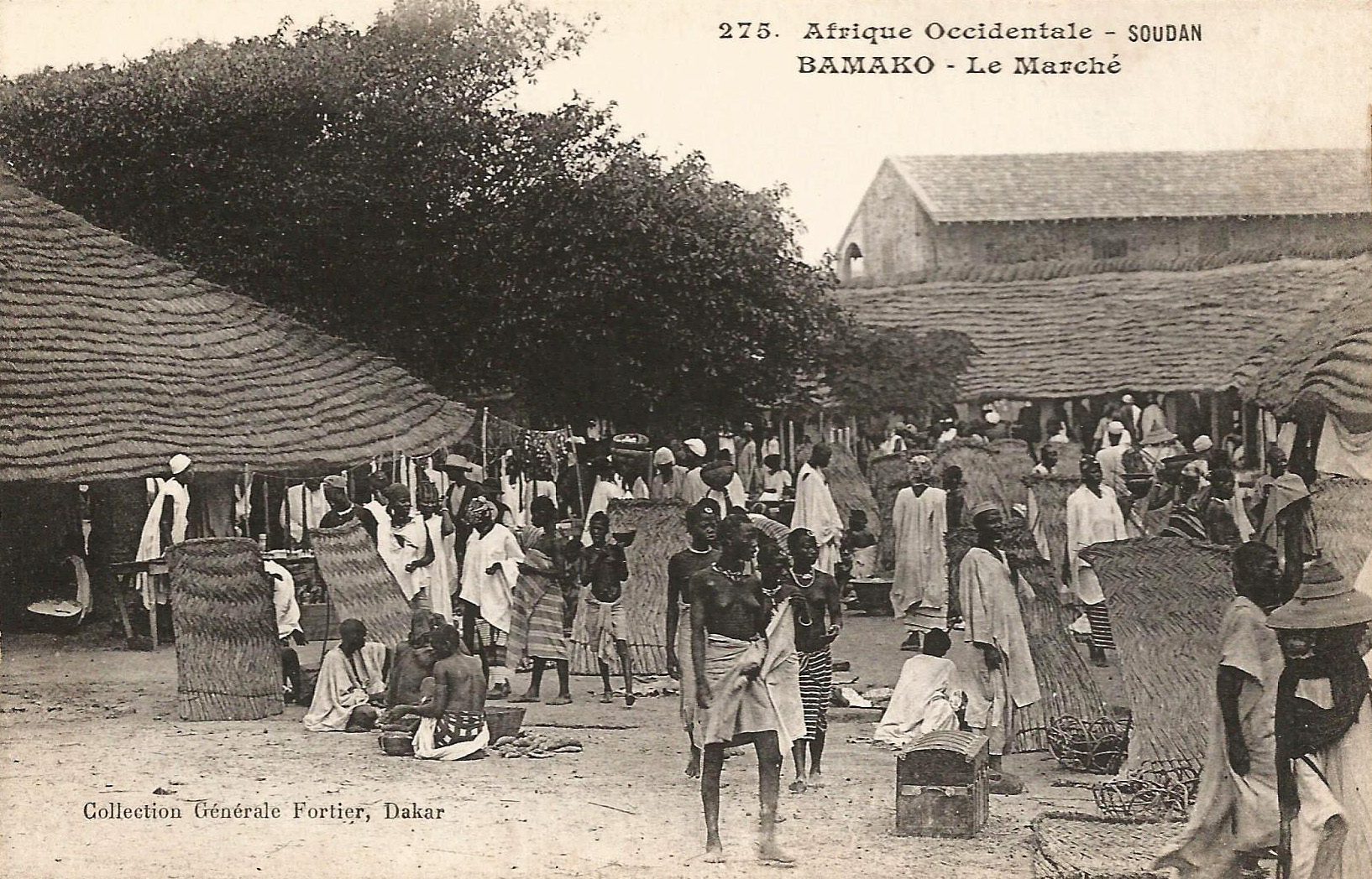 Shopping or market scene in Bamako