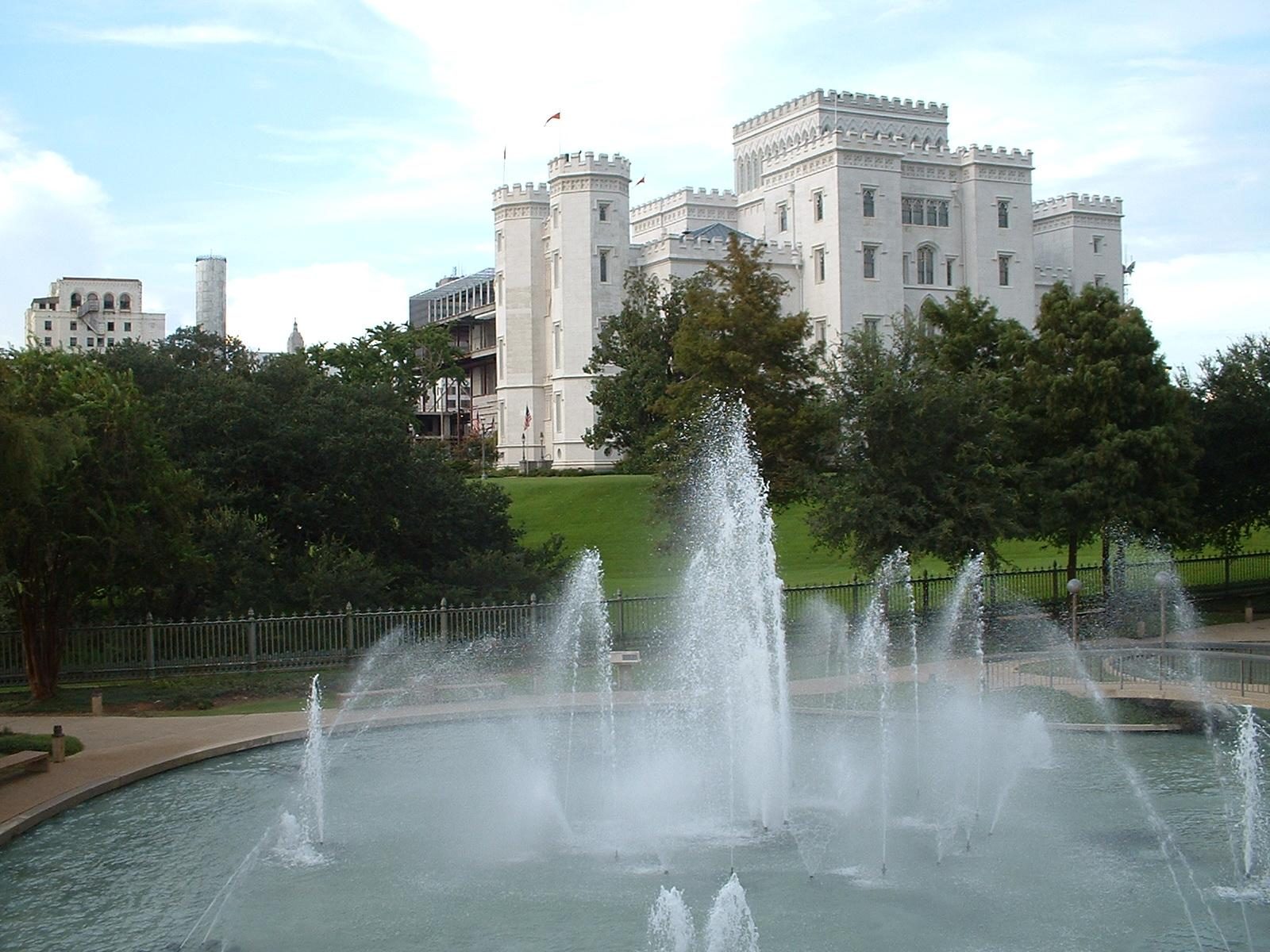 Baton Rouge route anchor around Louisiana State Capitol