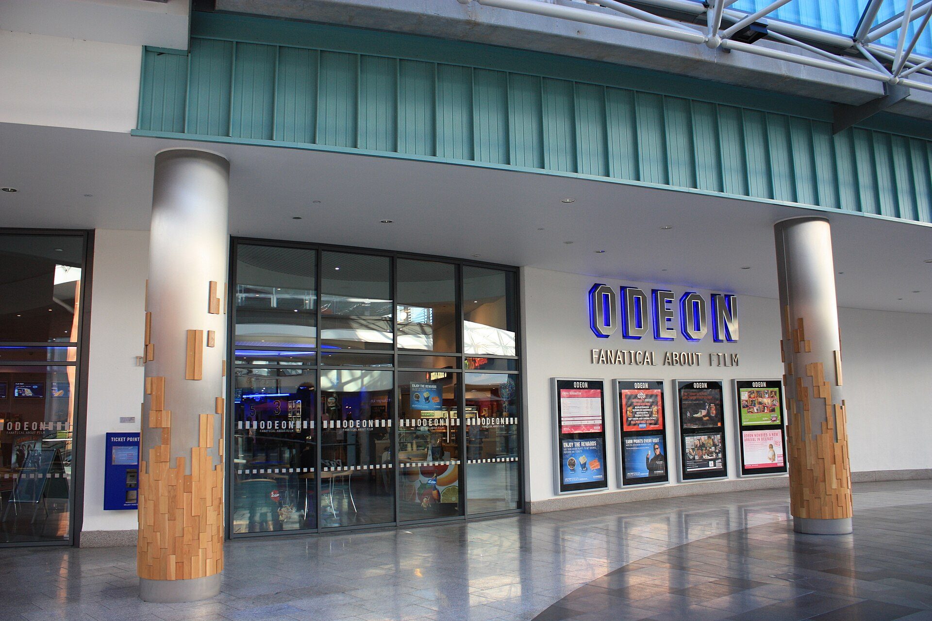 Belfast shopping route around Victoria Square