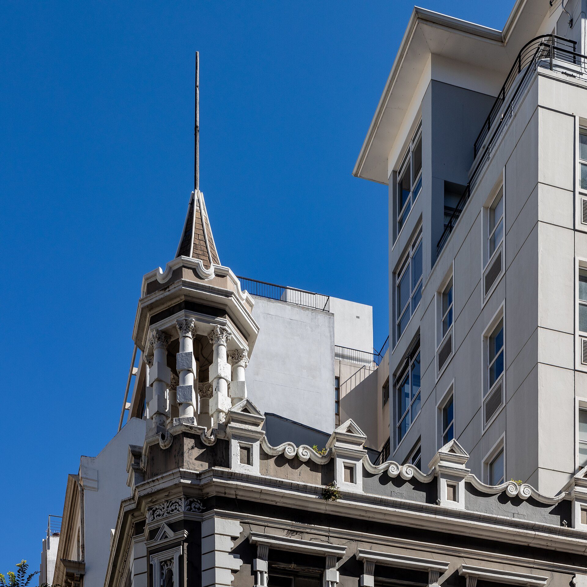 Restaurant district scene in Cape Town