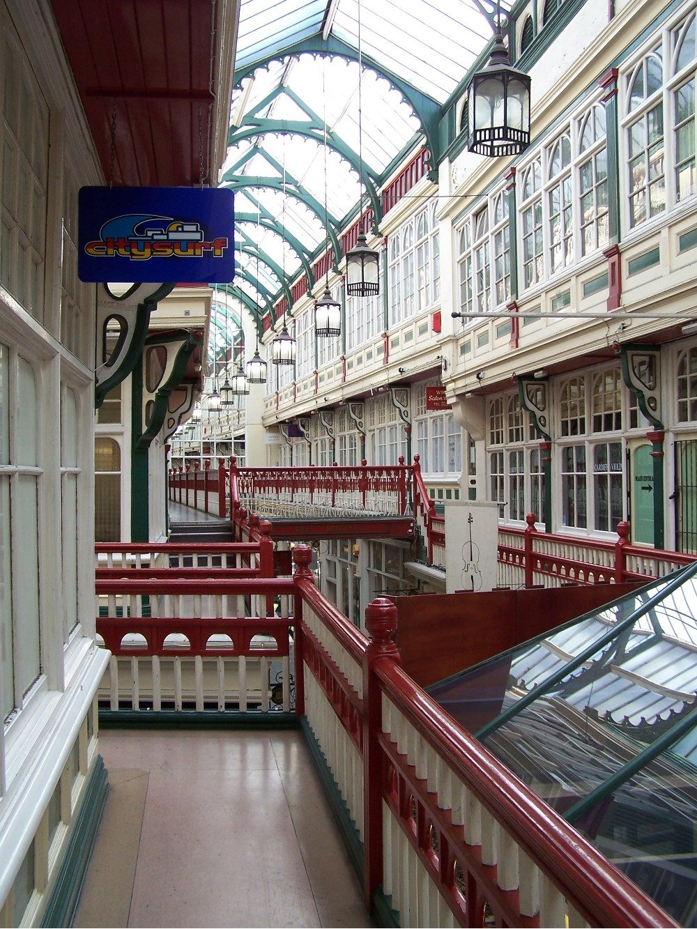 Cardiff shopping route around Victorian arcades