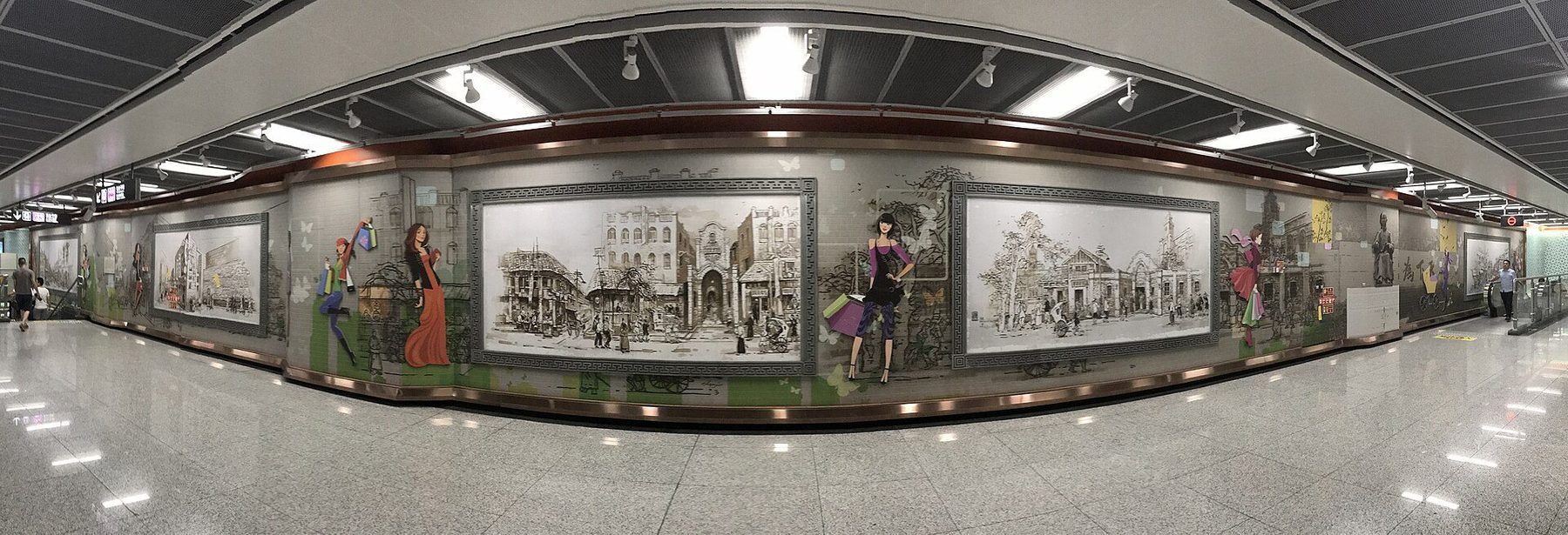 Station concourse scene in Chengdu