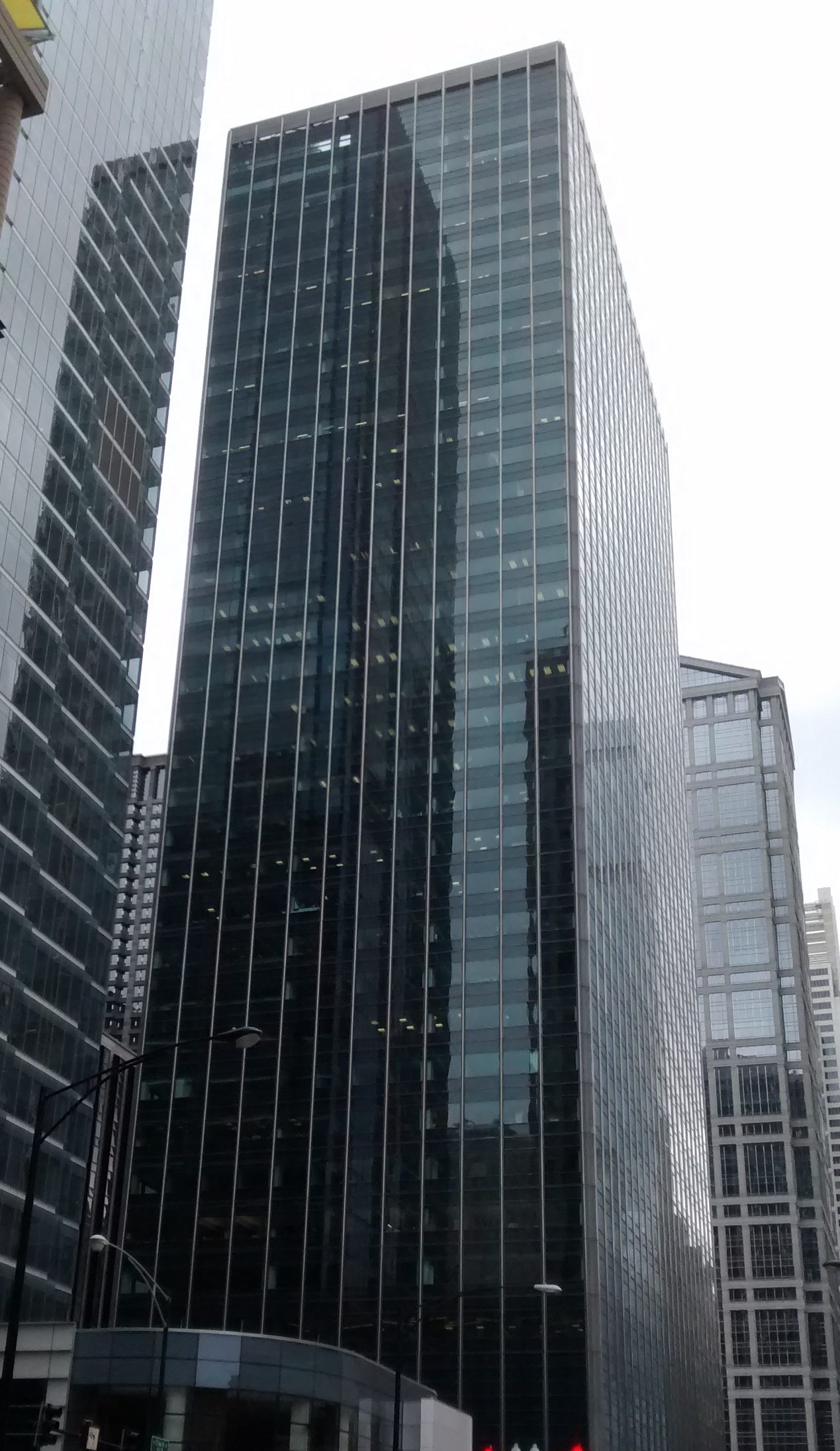 Central Chicago street scene