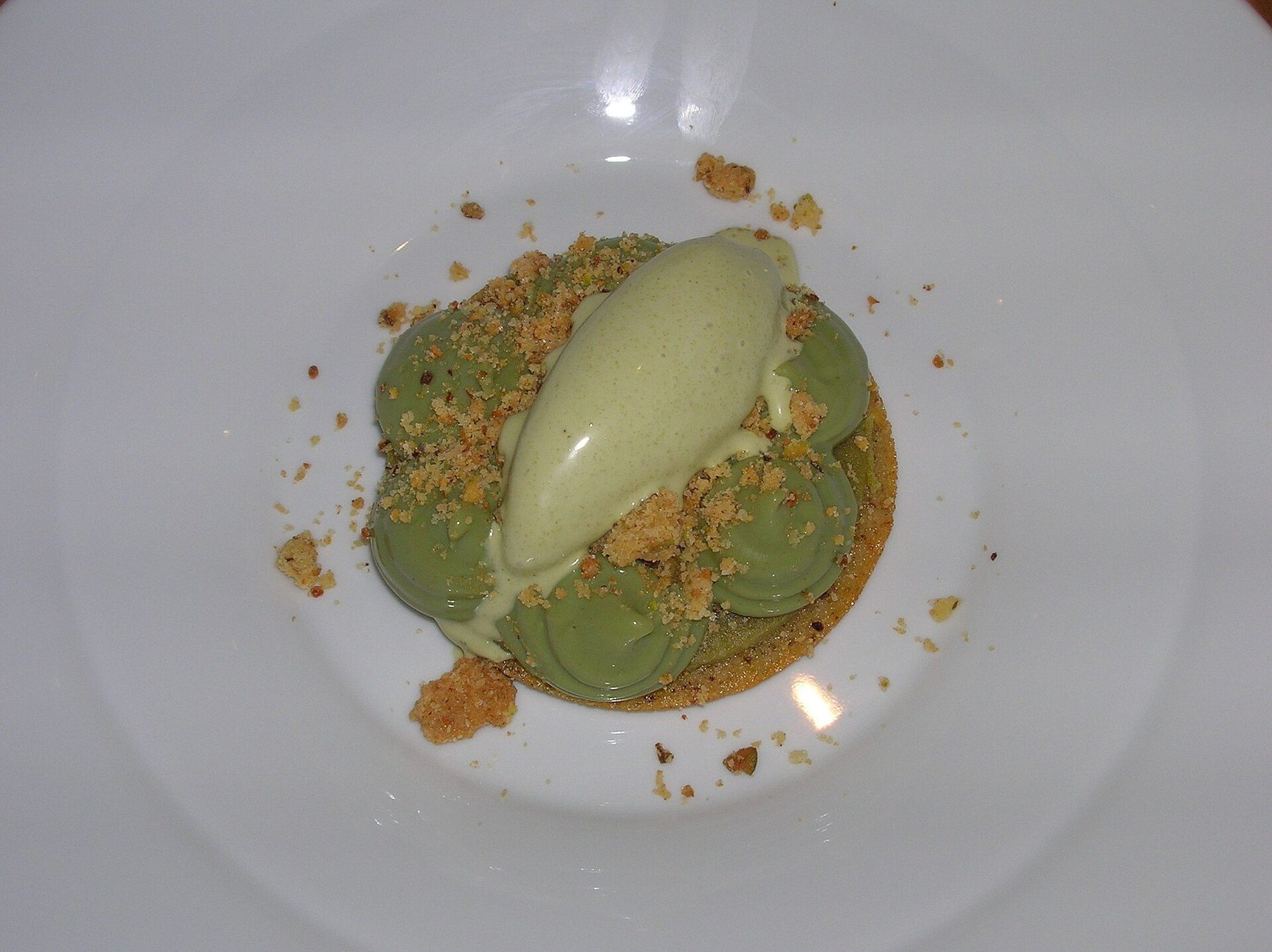 Restaurant scene in Damascus