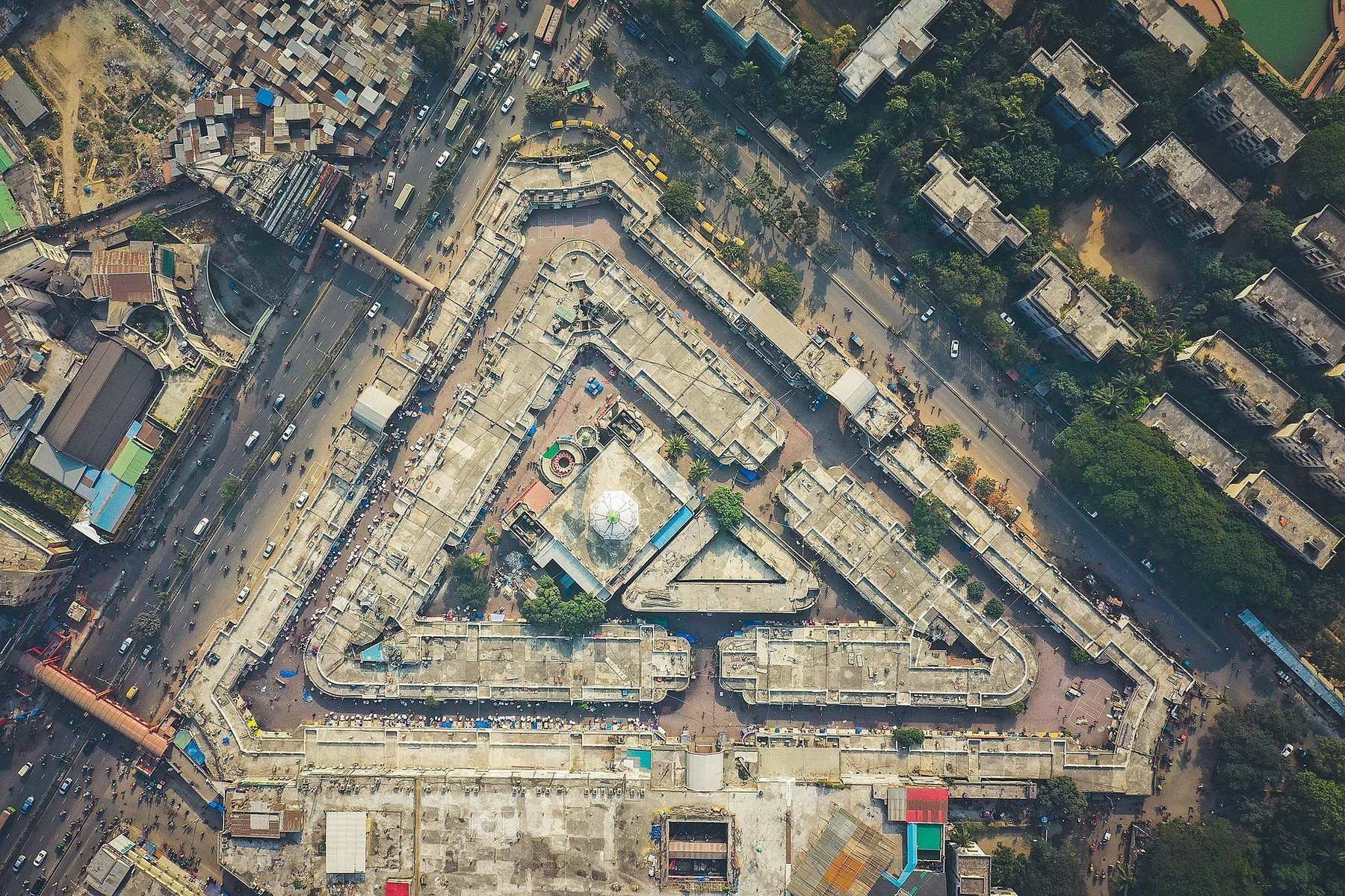 Market or shopping scene in Dhaka