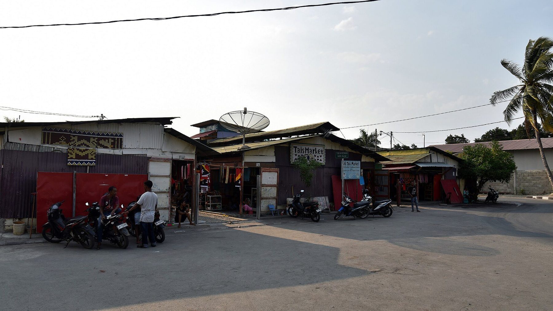Shopping scene in Dili