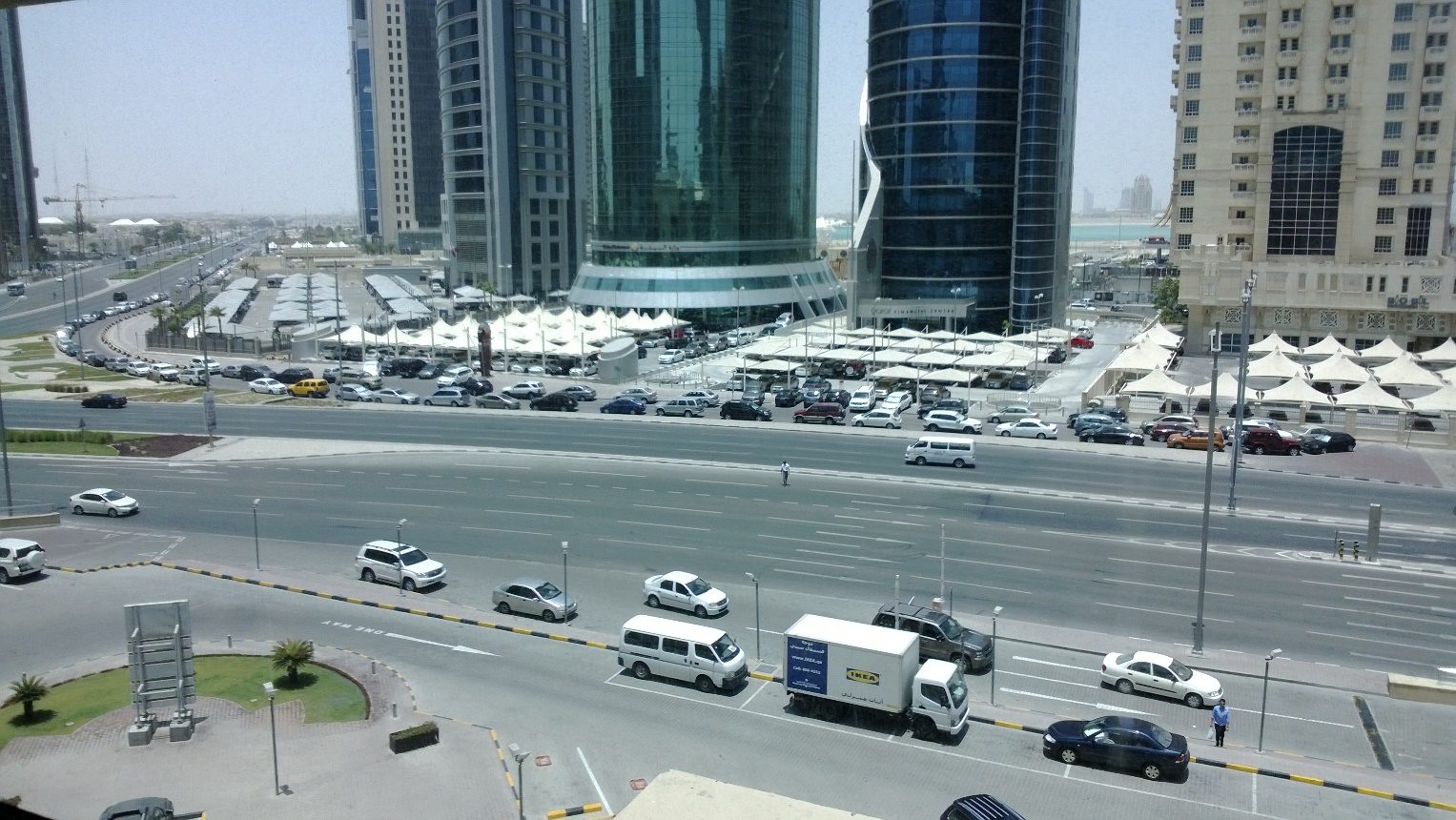 Central Doha street scene