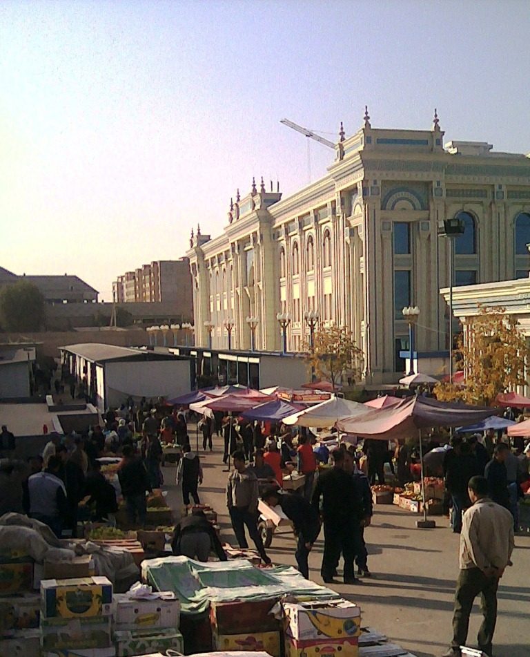 Shopping scene in Dushanbe