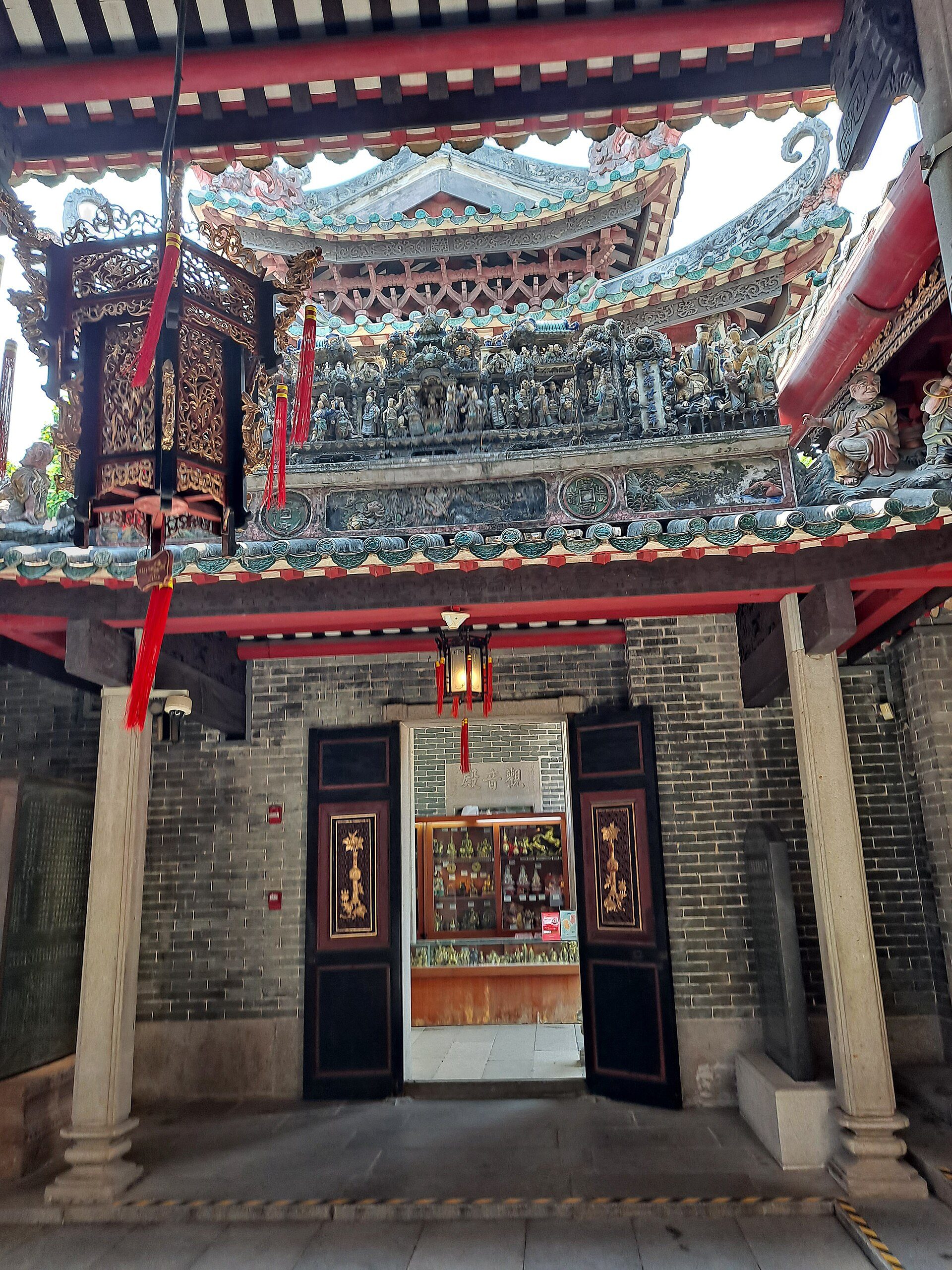 Restaurant scene in Foshan