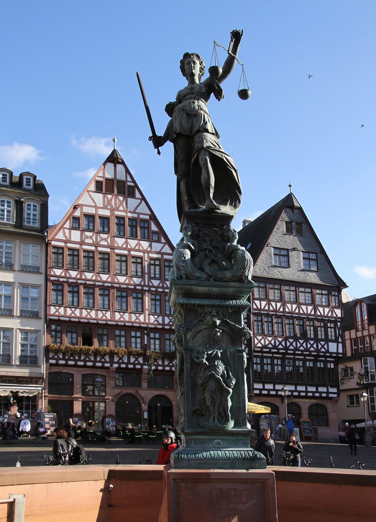 Frankfurt am Main attraction planning at Roemerberg