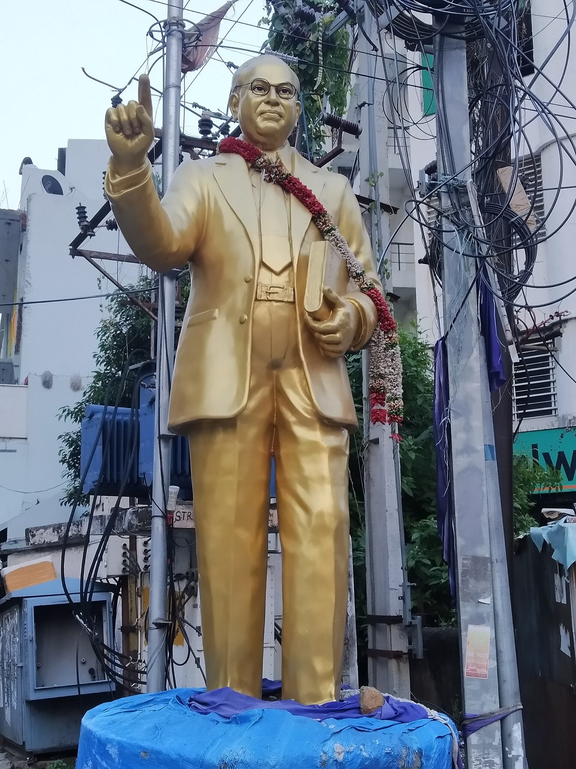 and monument scene in Hyderabad