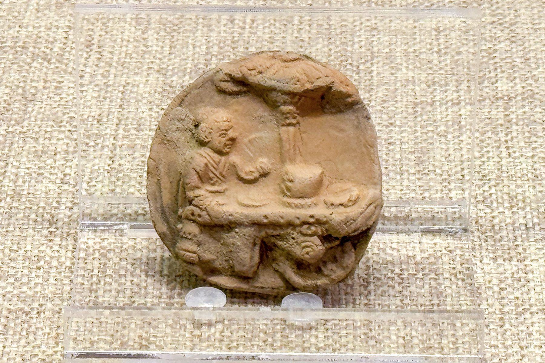 Shopping scene in Kaifeng