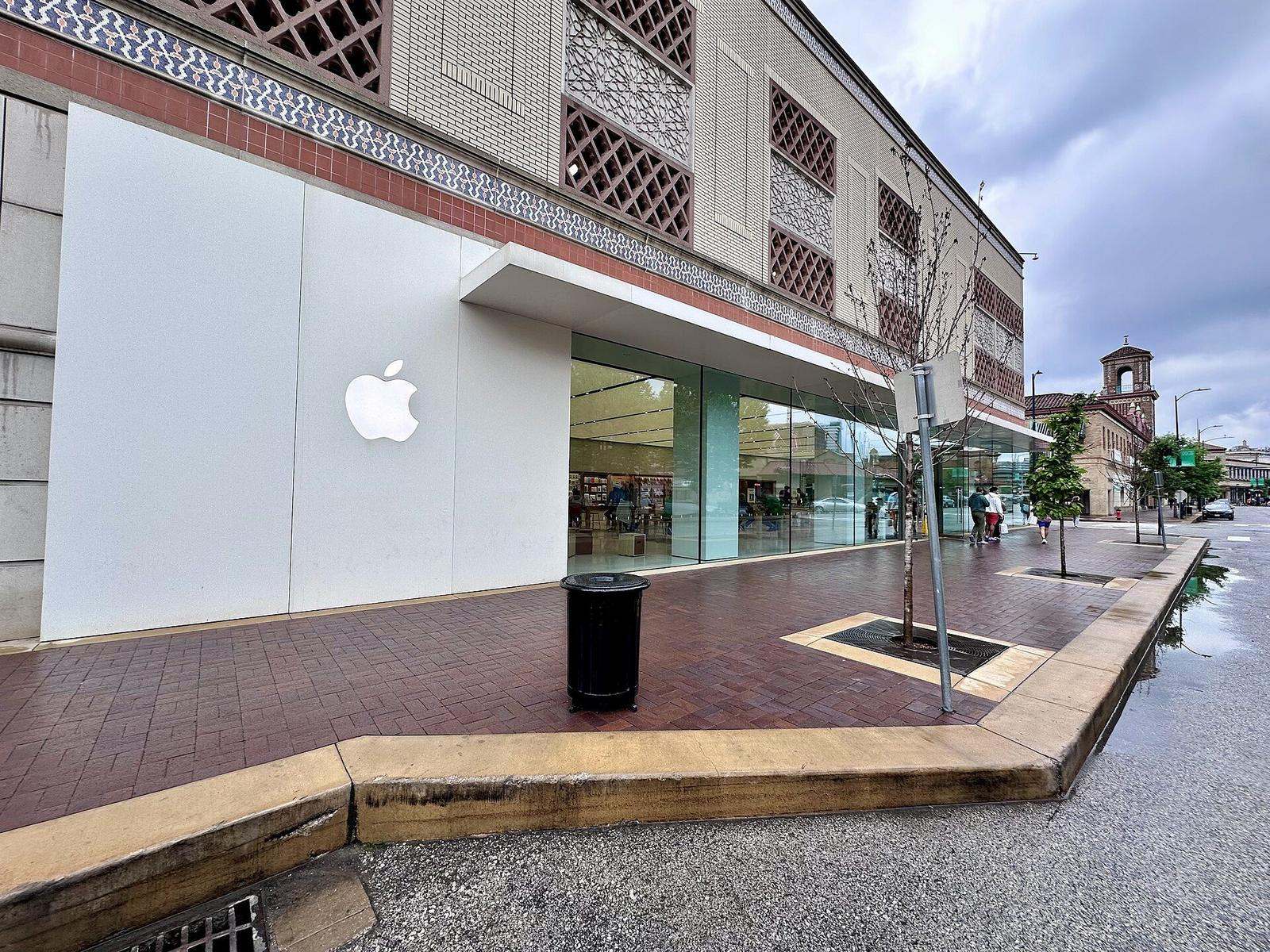 Kansas City shopping route around Country Club Plaza