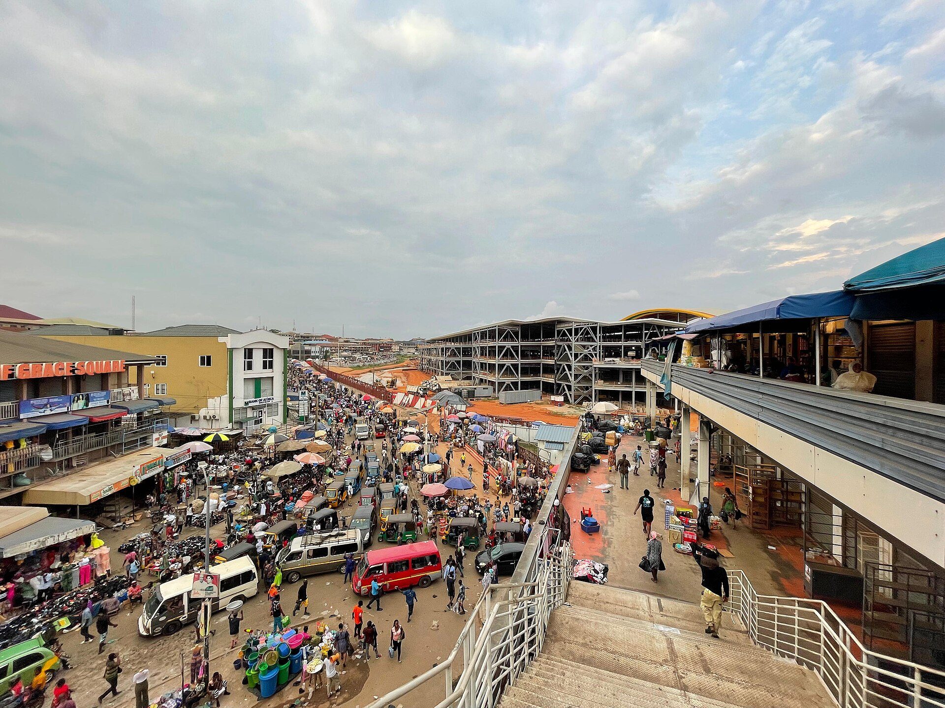 Shopping scene in Kumasi