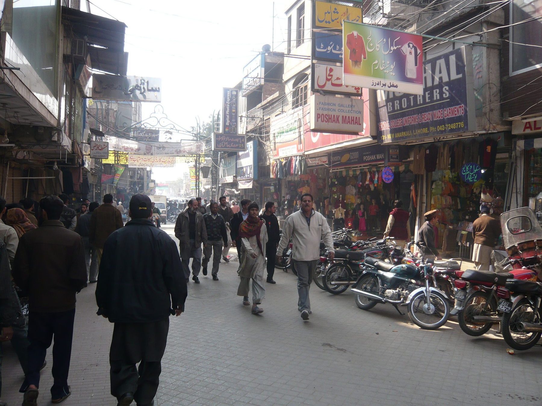 Shopping scene in Lahore