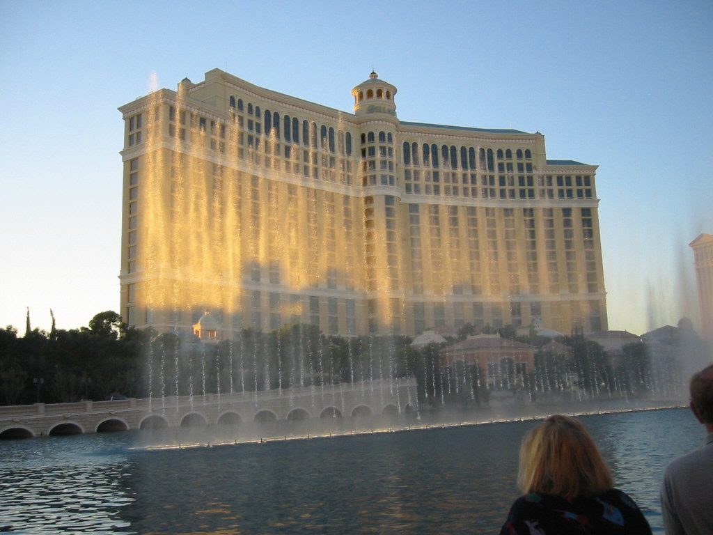 Las Vegas route anchor around Bellagio Fountains