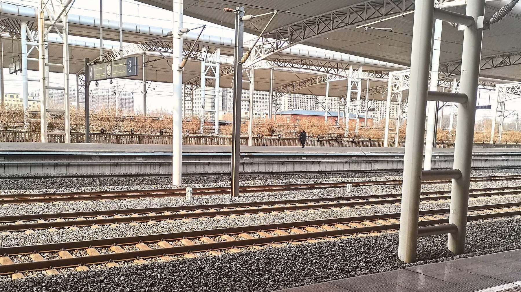 Shopping or market scene in Liaoyang