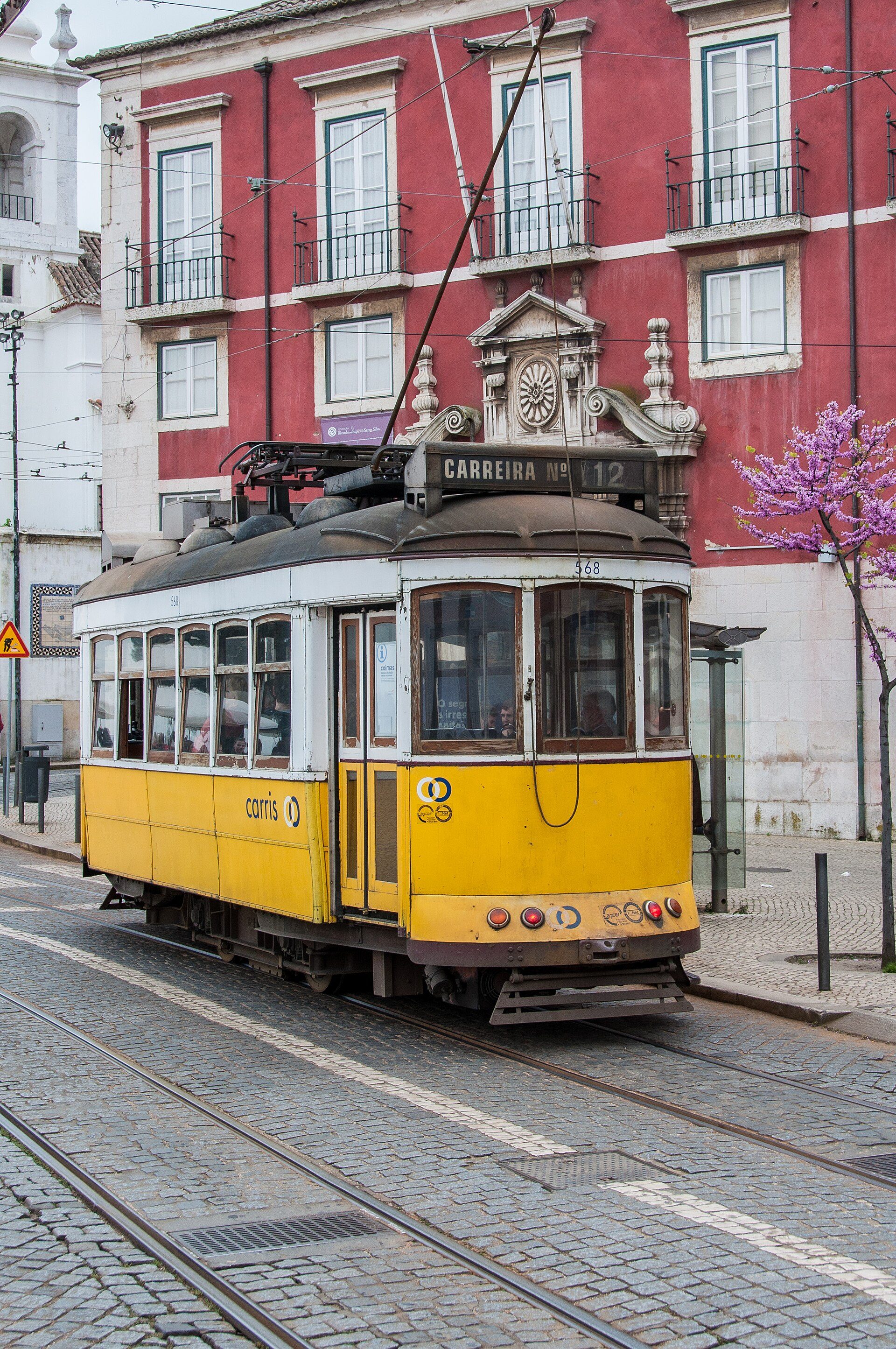 Shopping street scene in Lisbon