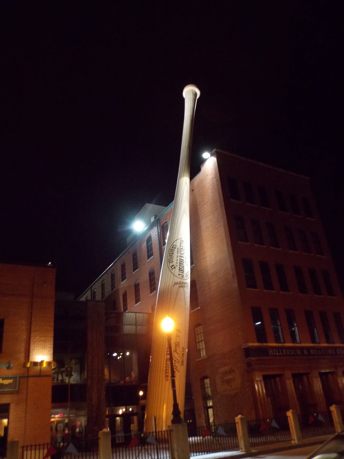 Louisville route anchor around Louisville Slugger Museum