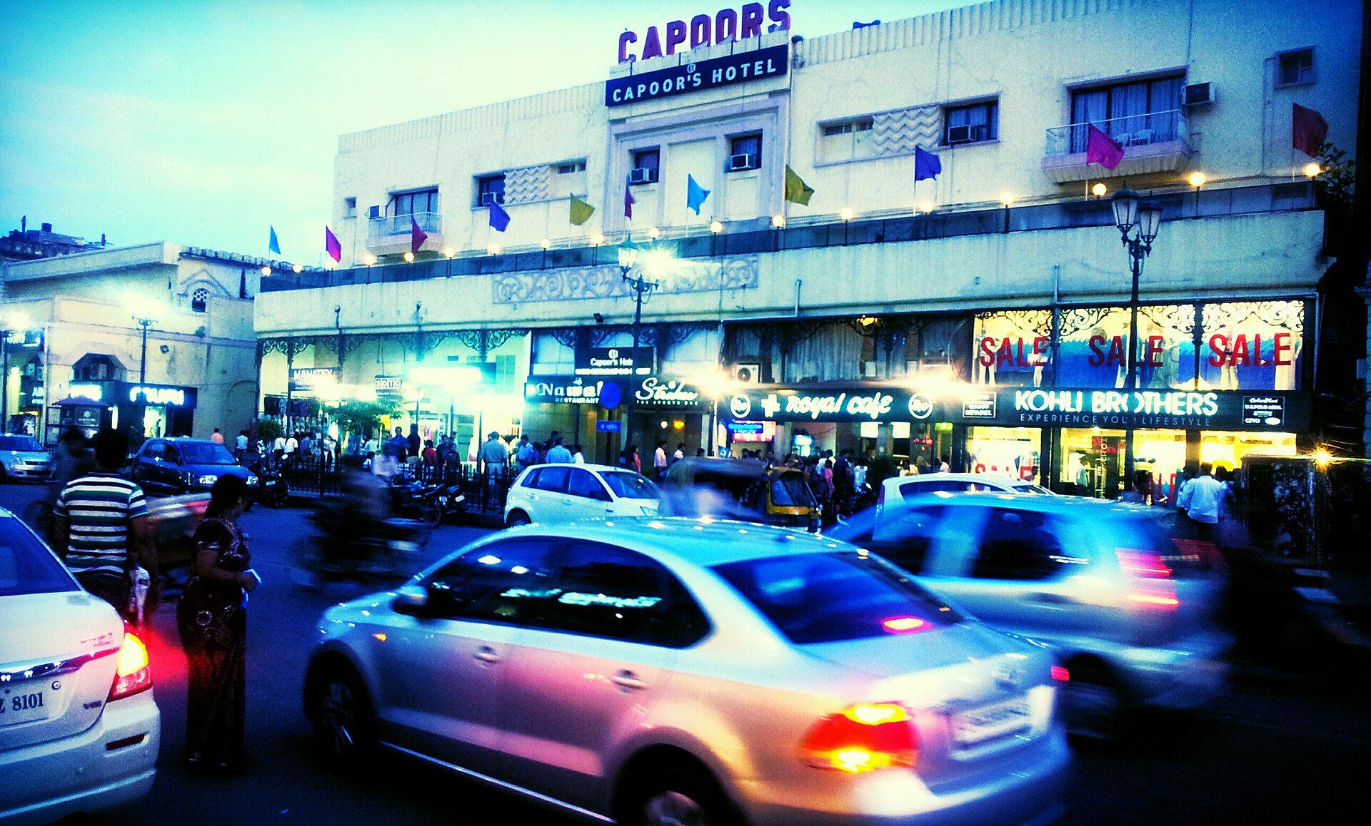 Shopping scene in Lucknow