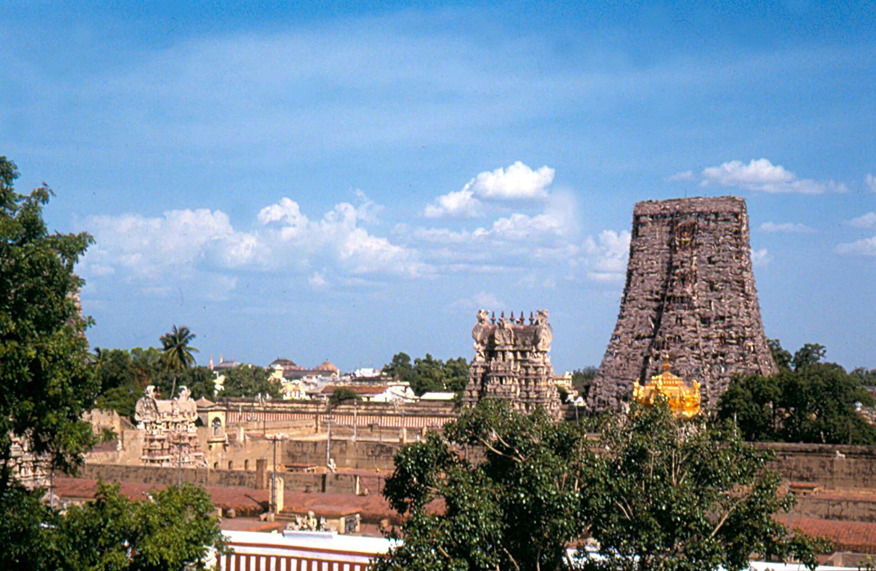 Shopping scene in Madurai