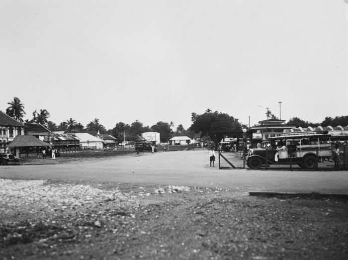 Shopping scene in Makassar