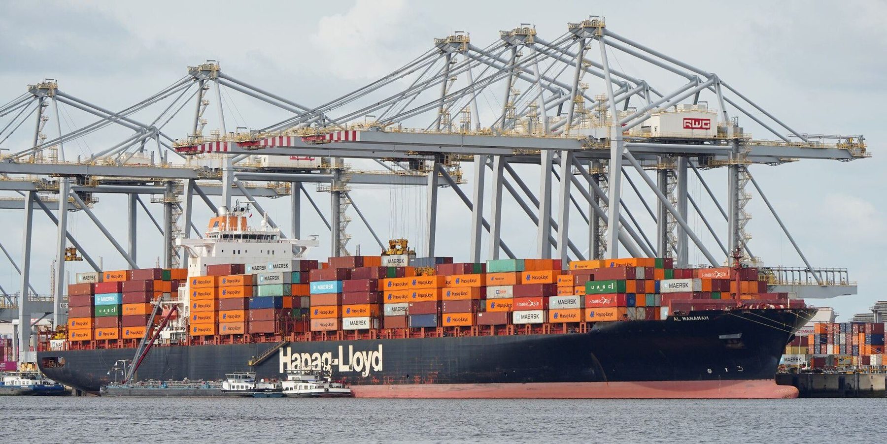 Restaurant or cafe scene in Manama