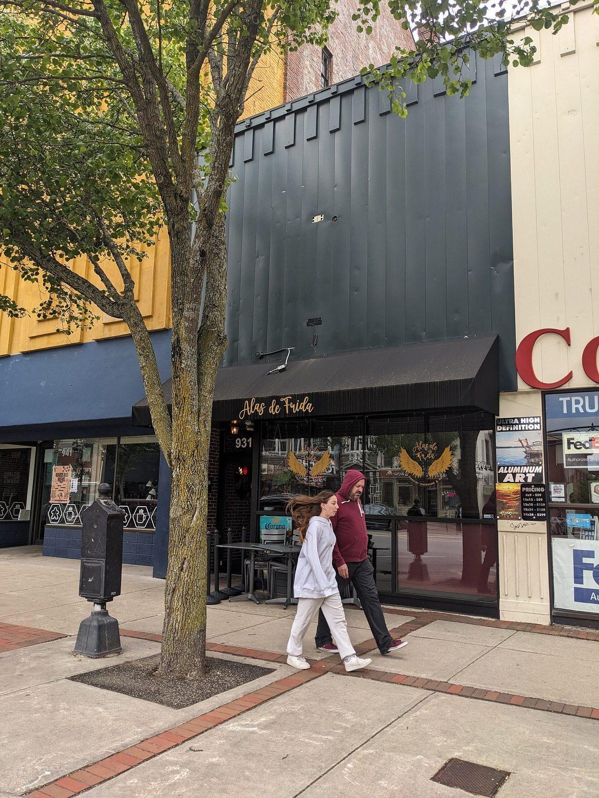 Manchester shopping route around Elm Street shops
