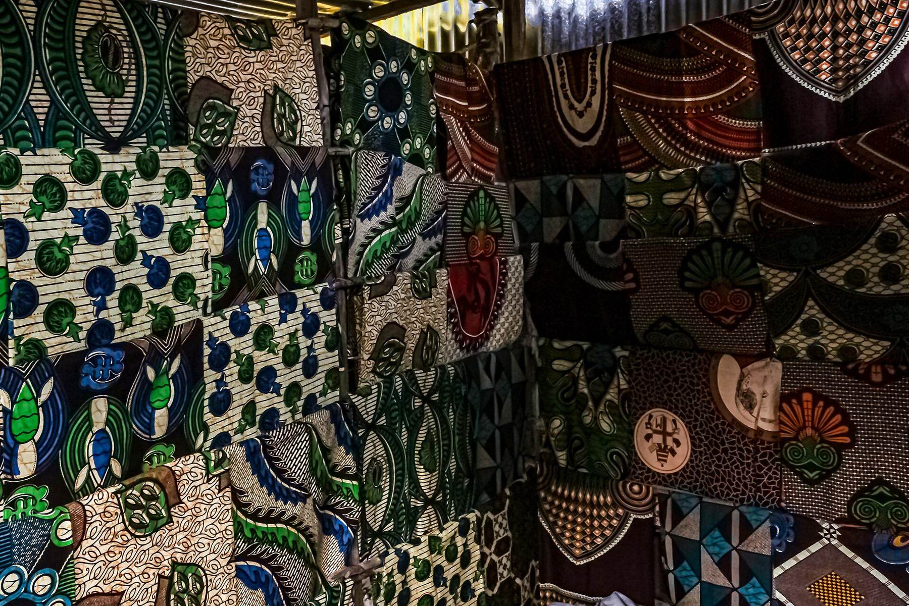 Shopping scene in Maputo