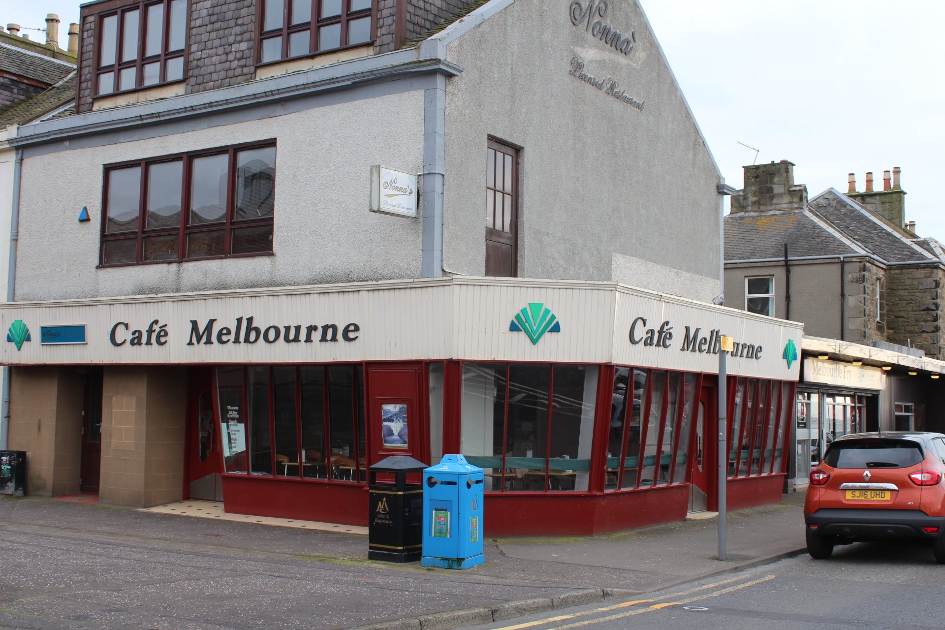 Cafe scene in Melbourne