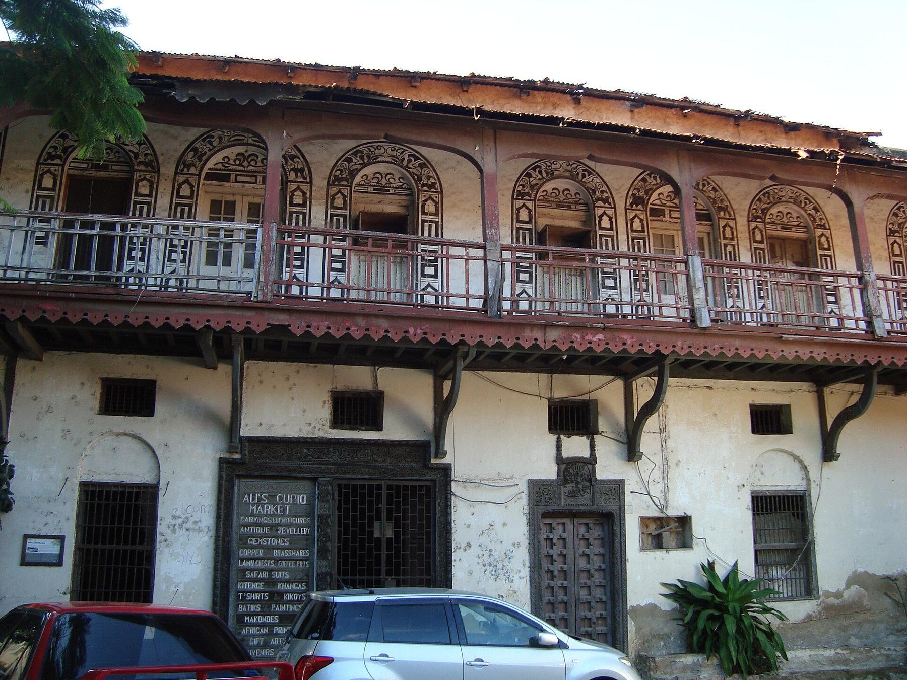 Shopping scene in Mombasa