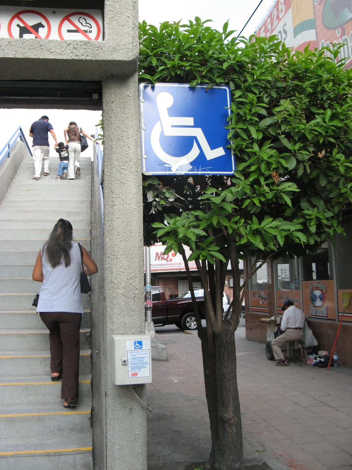 Transport scene in Monterrey