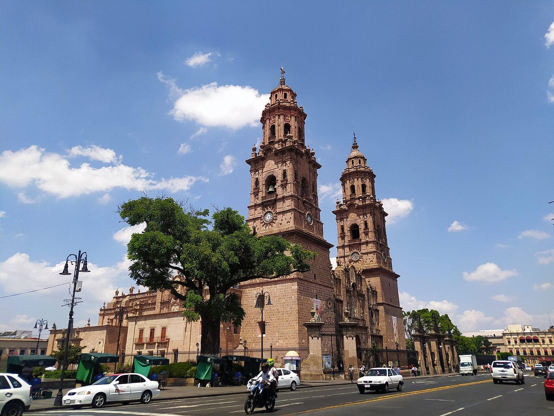 Restaurant scene in Morelia