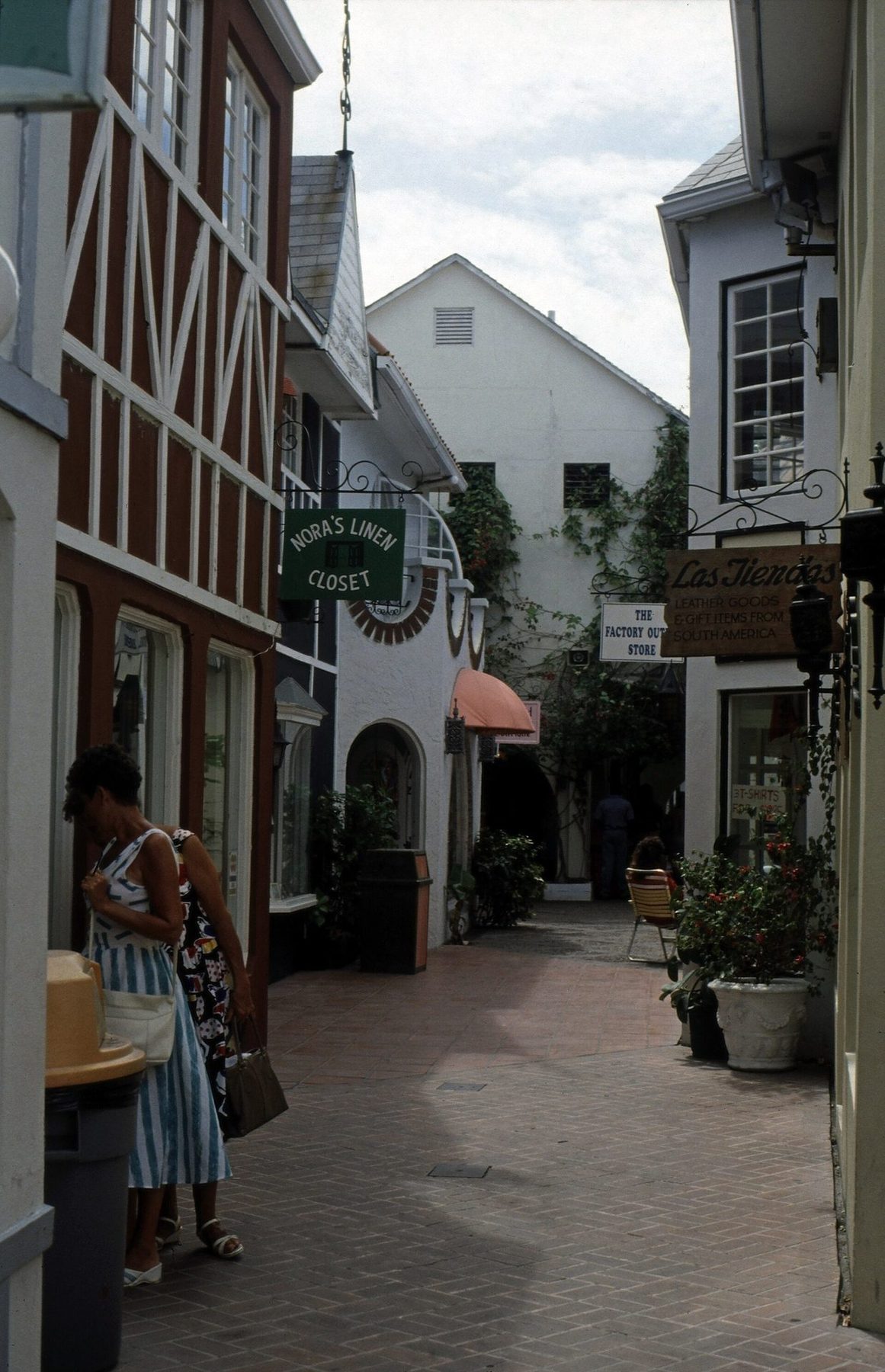 Downtown Nassau shopping street