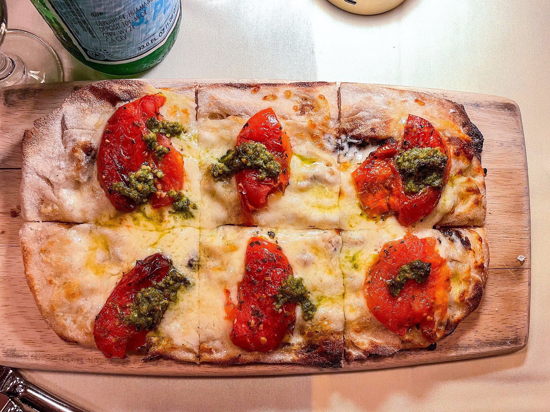 Restaurant scene in New York City