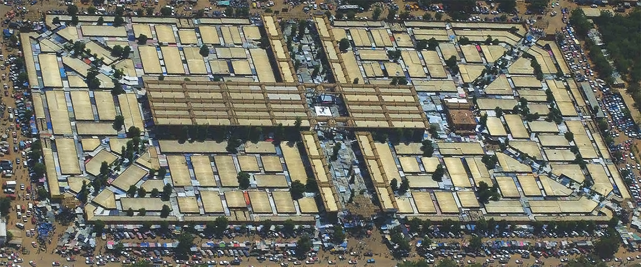 Shopping scene in Niamey