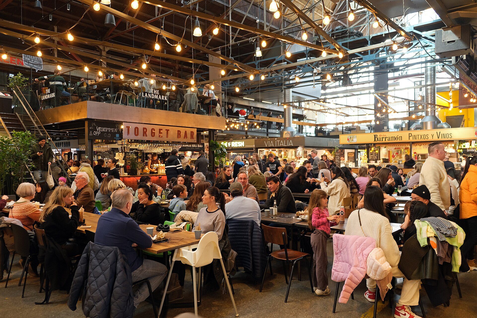 Restaurant or cafe scene in Oslo
