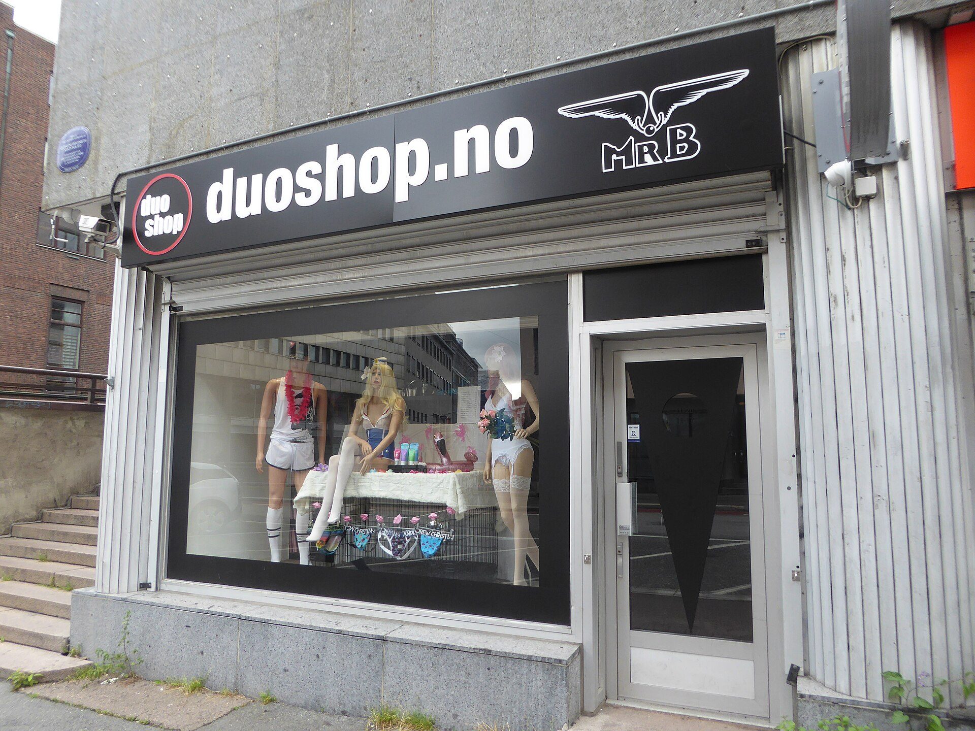 Shopping street scene in Oslo