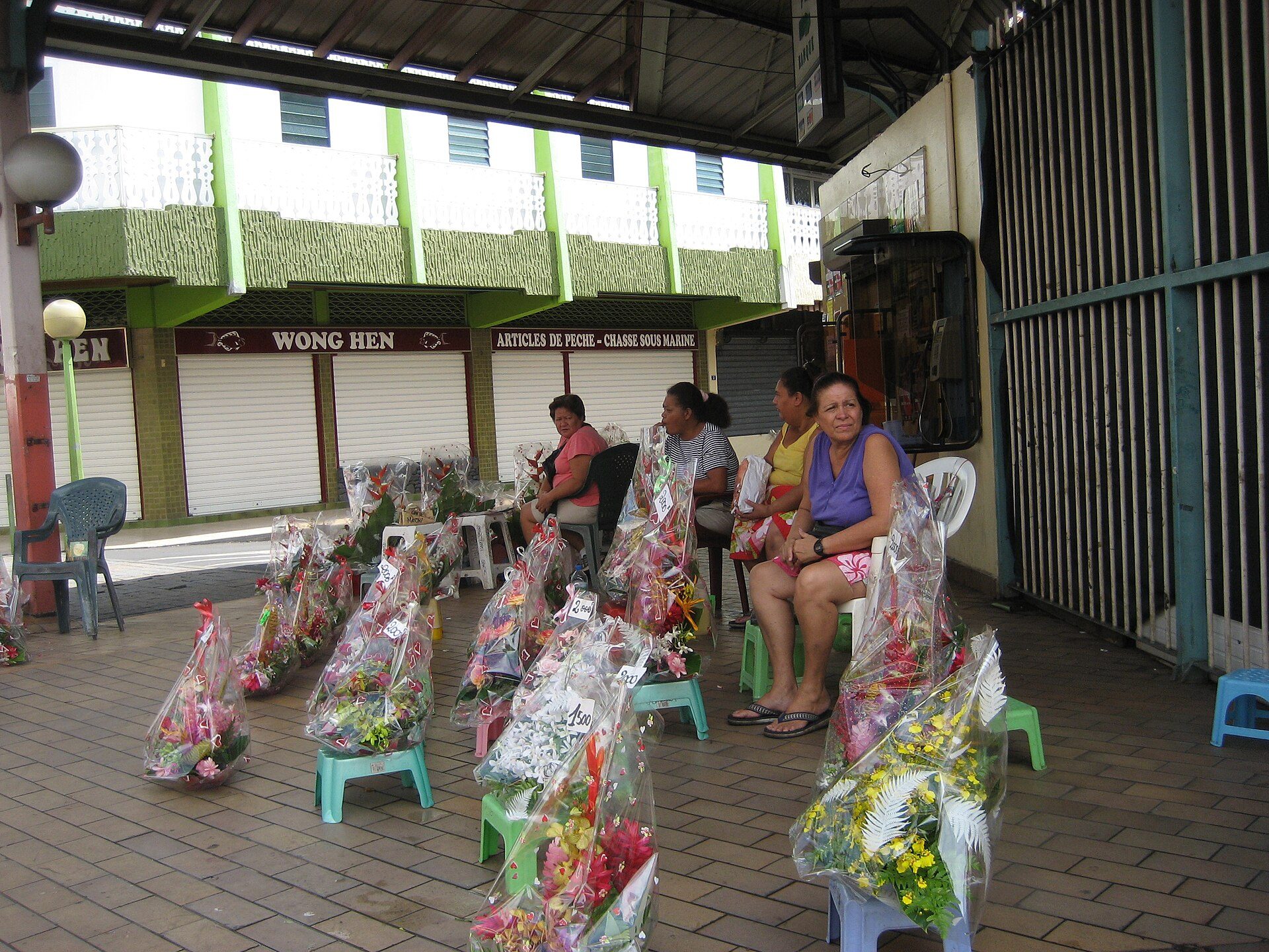 Shopping scene in Papeete
