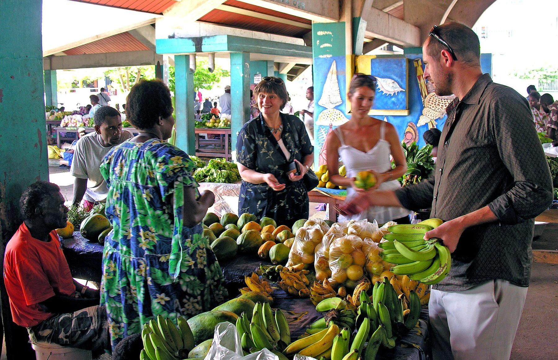 Shopping scene in Port Vila