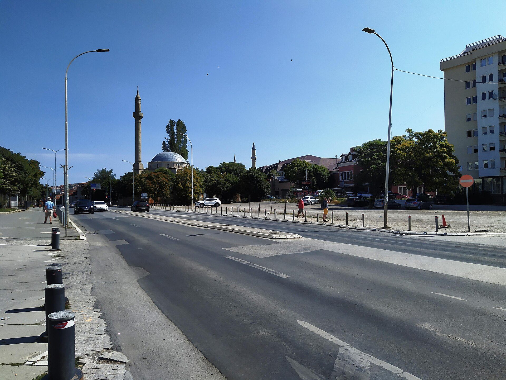 Shopping scene in Pristina
