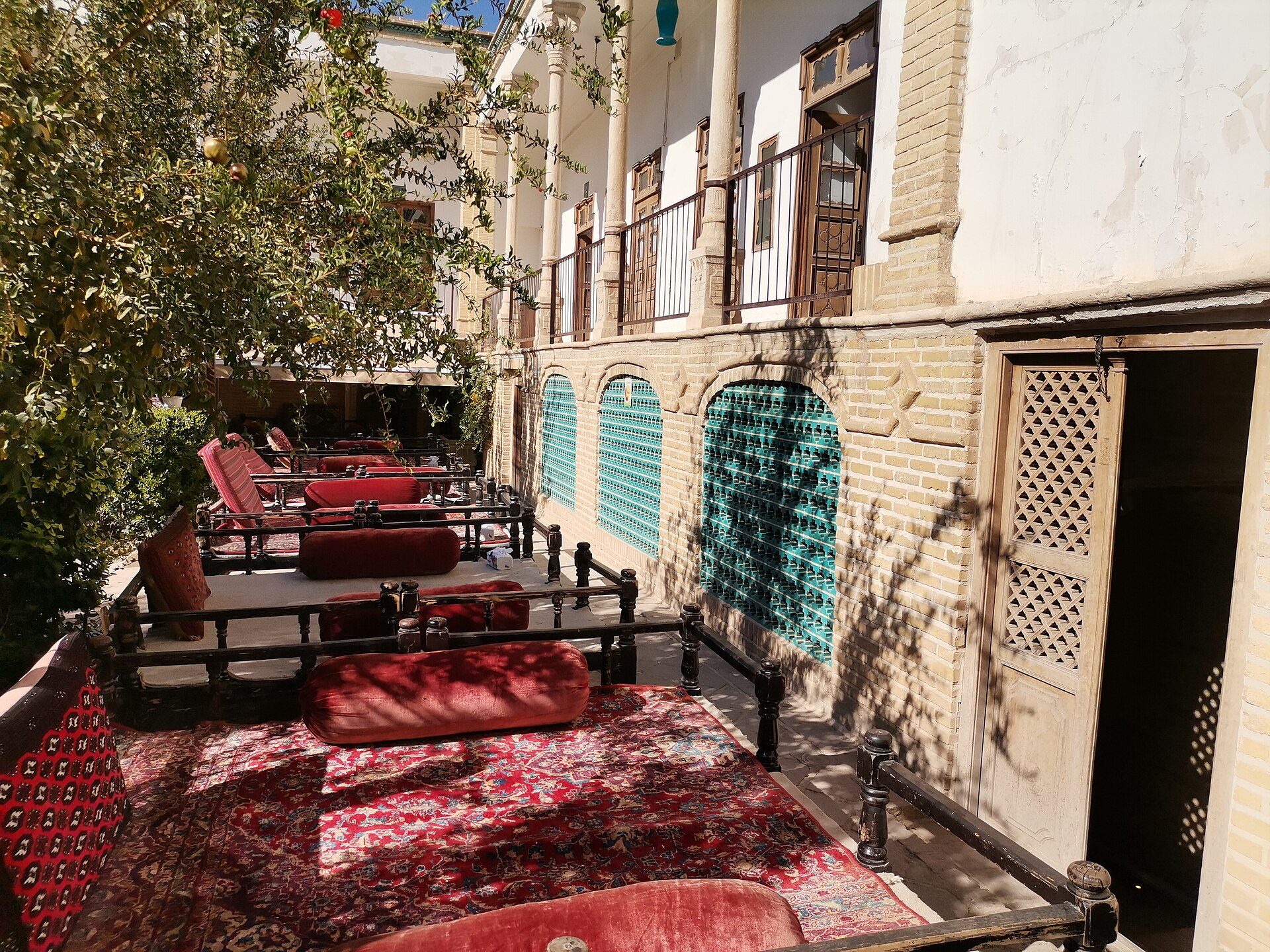 Restaurant scene in Qom