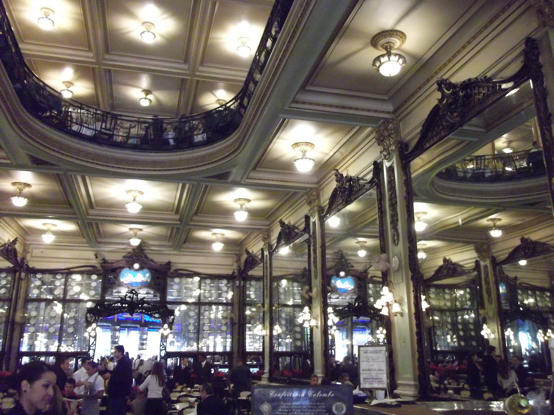 Restaurant or cafe scene in Rio de Janeiro