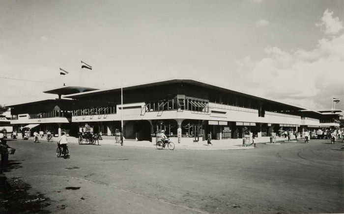 Shopping scene in Semarang